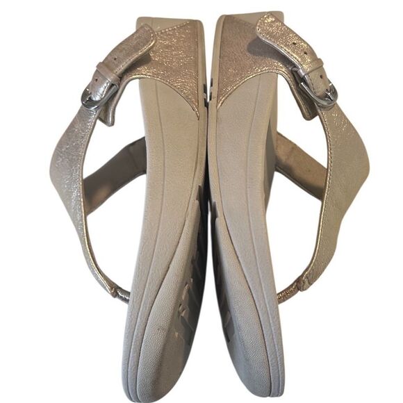 Fitflop Silver Gold Slip On Adjustable Straps and Comfort Sole Sandals Size 7 - Picture 4 of 10